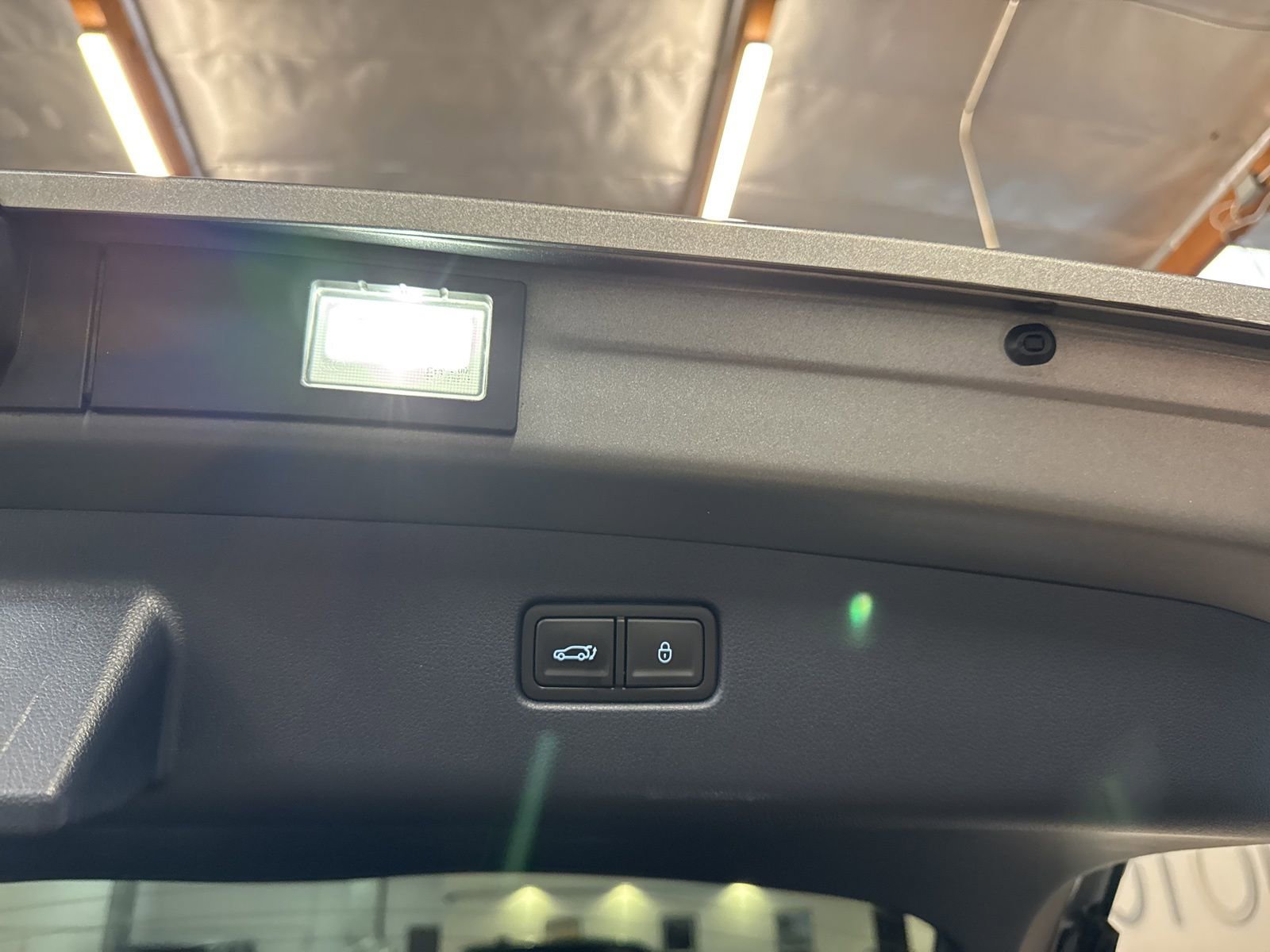 Used 2023 Genesis GV70 2.5T w/ Sport Prestige Package image 27