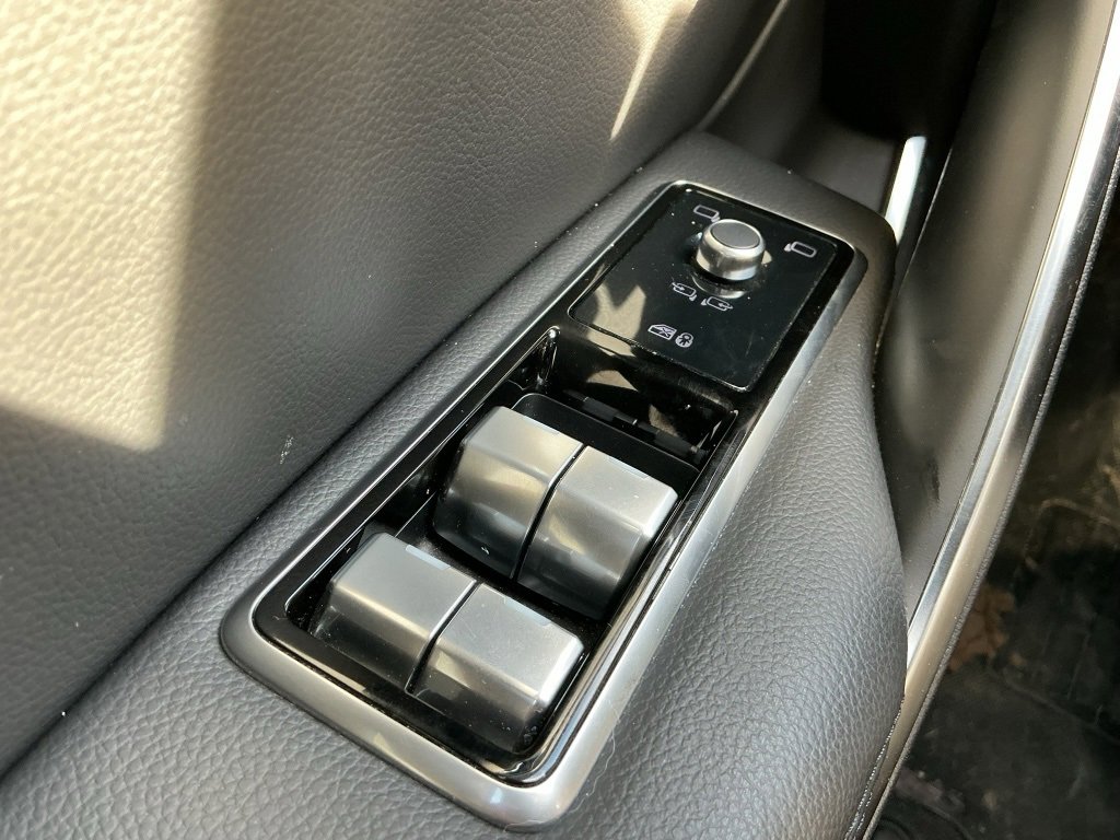 Used 2022 Jaguar F-PACE S image 12