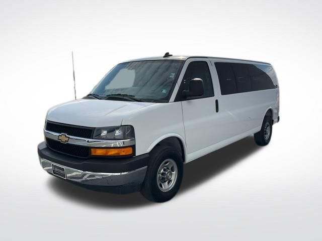 Certified 2025 Chevrolet Express 3500 LT w/ LT Preferred Equipment Group RWD image 14