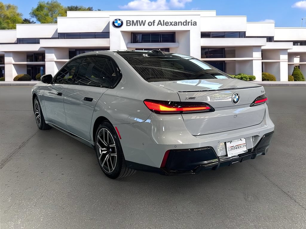 Used 2025 BMW 740i xDrive w/ Premium Package AWD/4WD image 7