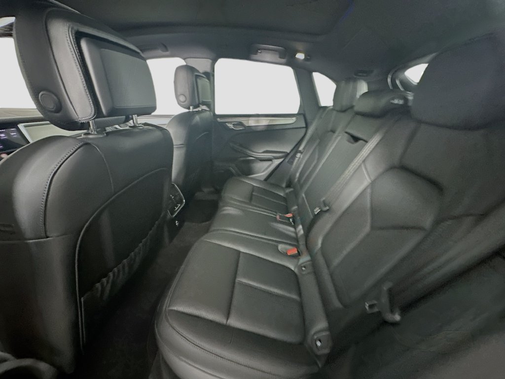 Certified 2026 Porsche Macan Turbo AWD/4WD image 23