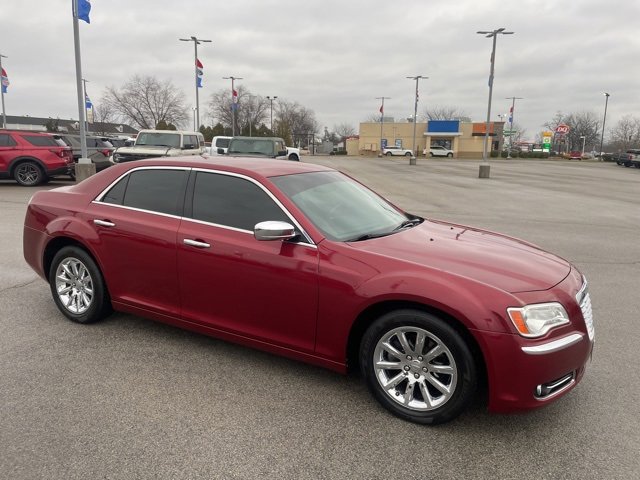 Used 2014 Chrysler 300 C image 2