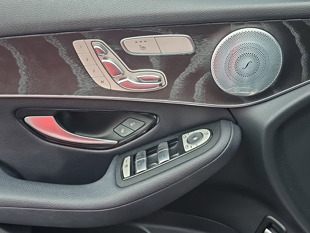 Used 2018 Mercedes-Benz GLC 300 4MATIC image 10