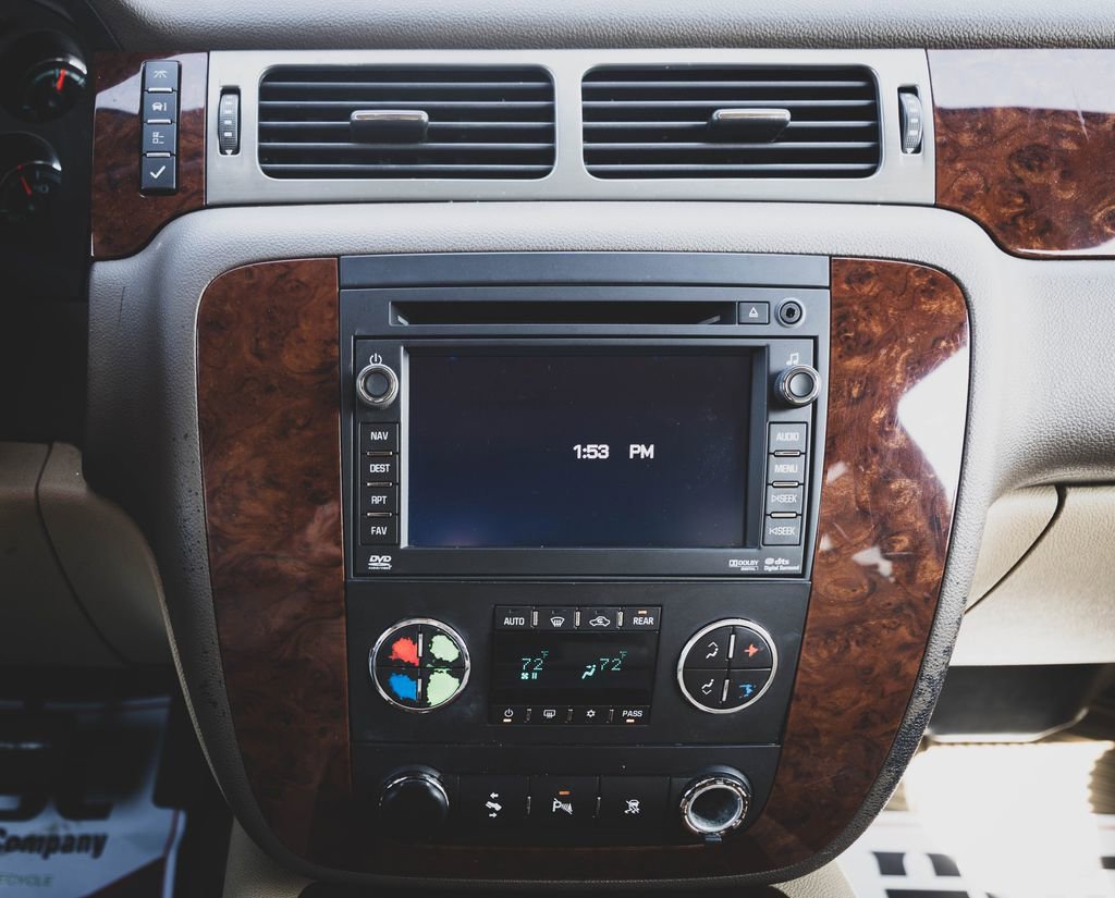 Used 2011 Chevrolet Suburban LTZ image 5