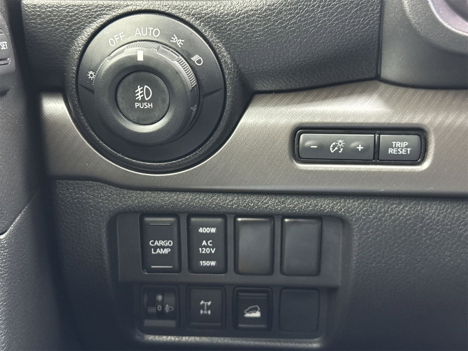 Used 2020 Nissan Titan PRO-4X w/ Pro-4x Convenience Package image 33