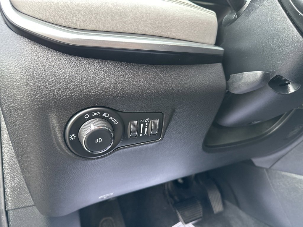 Used 2024 Jeep Compass Limited image 30