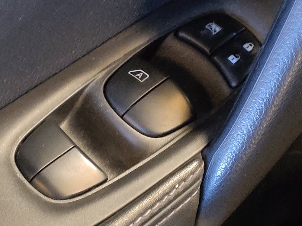 Used 2022 Nissan Rogue Sport SL image 27