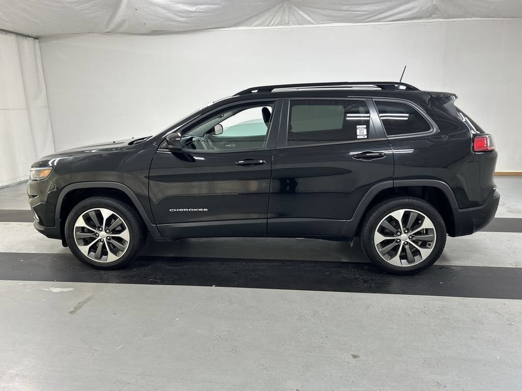 Certified 2022 Jeep Cherokee Limited w/ Elite Package AWD/4WD image 6