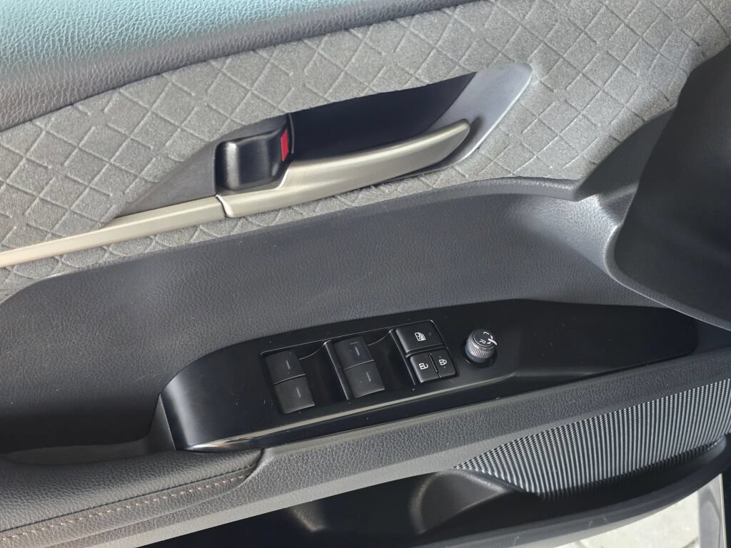 Used 2025 Toyota Camry XLE FWD image 22
