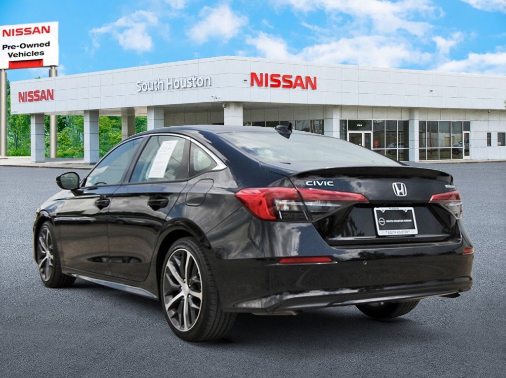 Used 2023 Honda Civic Touring image 3