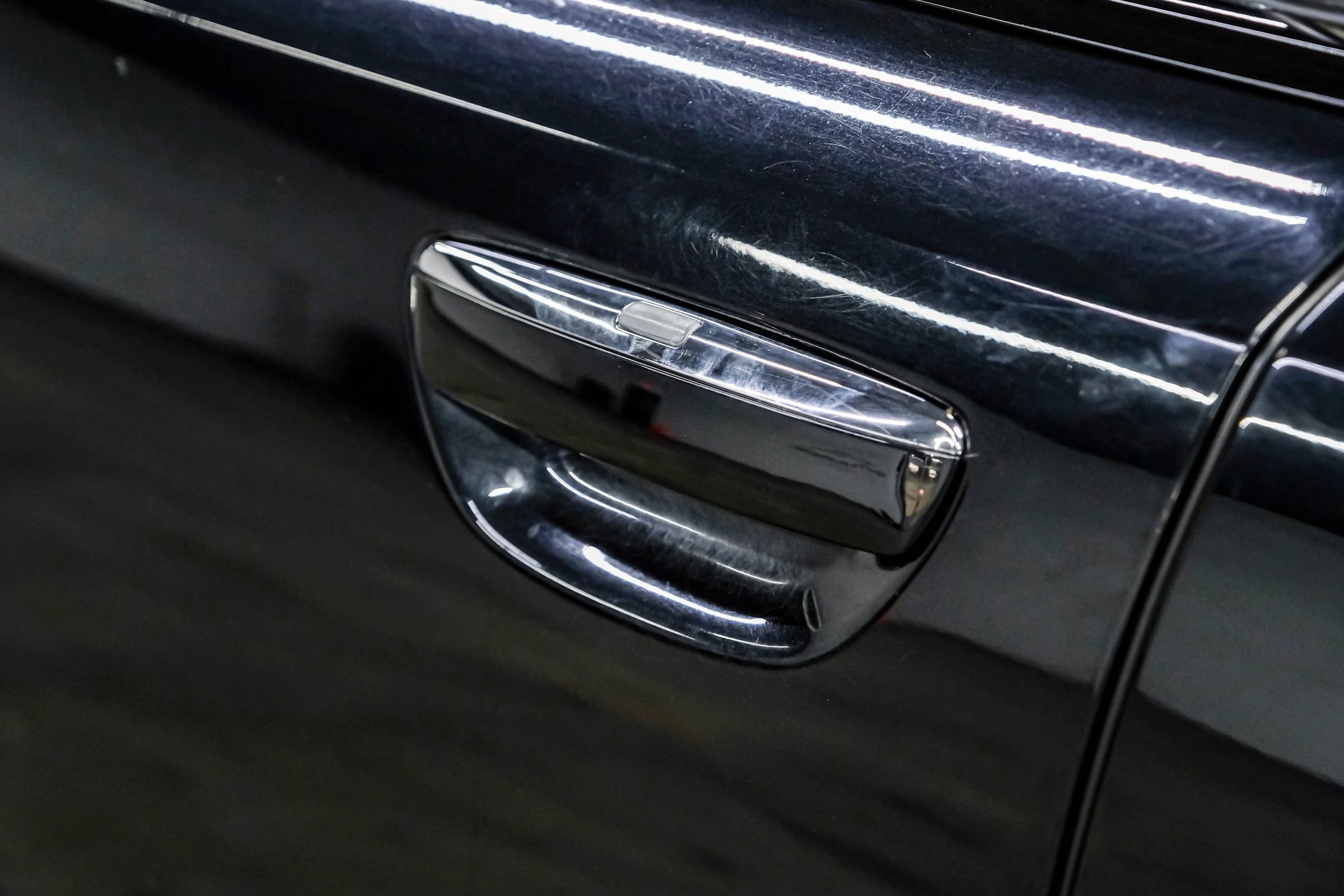 Used 2007 Audi S8 image 40