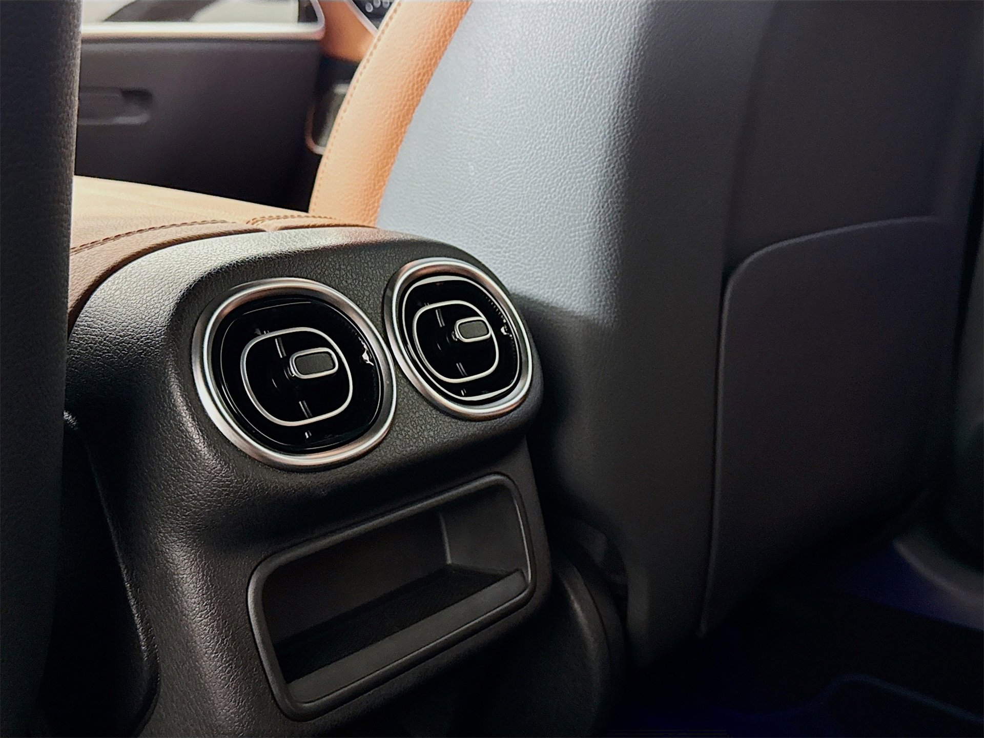 Certified 2024 Mercedes-Benz GLC 300 image 27