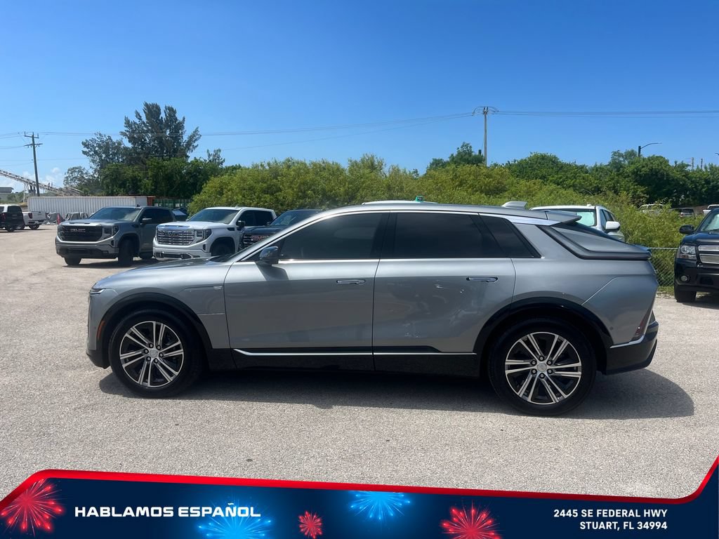 Used 2025 Cadillac Lyriq Luxury RWD image 4