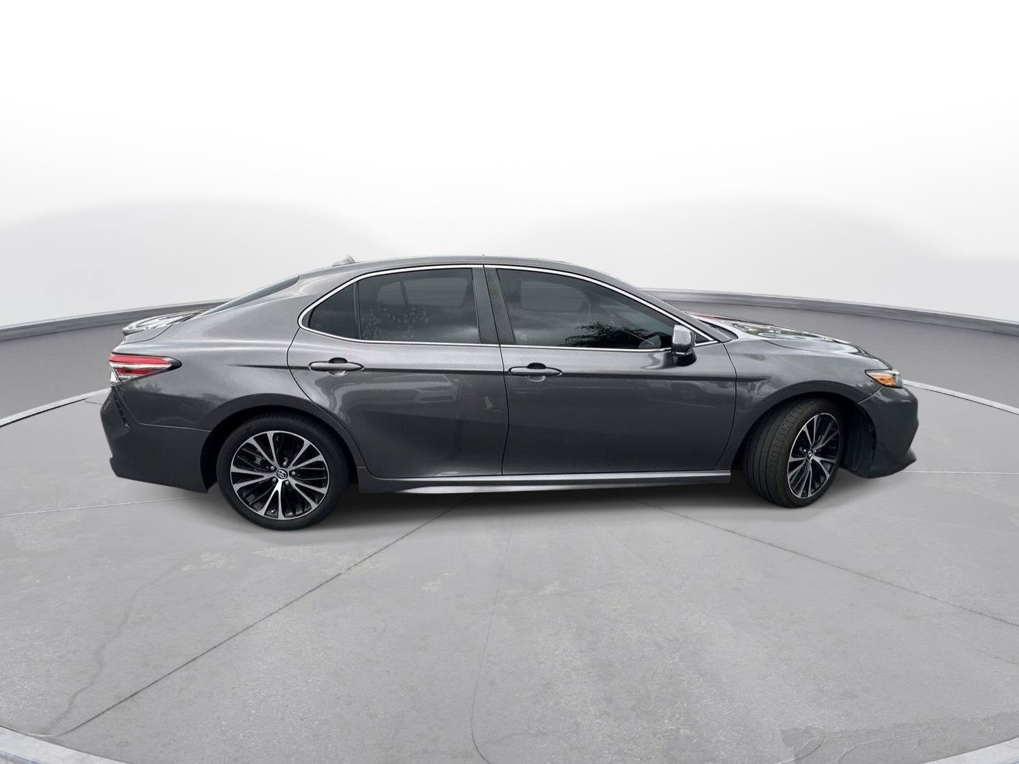Used 2018 Toyota Camry SE w/ Audio Package FWD image 5