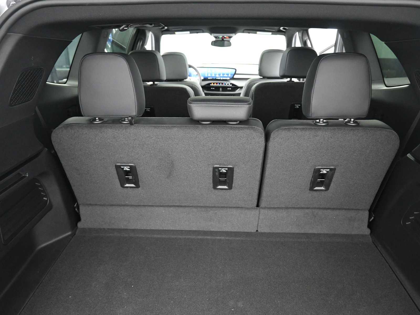 Used 2025 Buick Enclave Preferred w/ Power Package image 26
