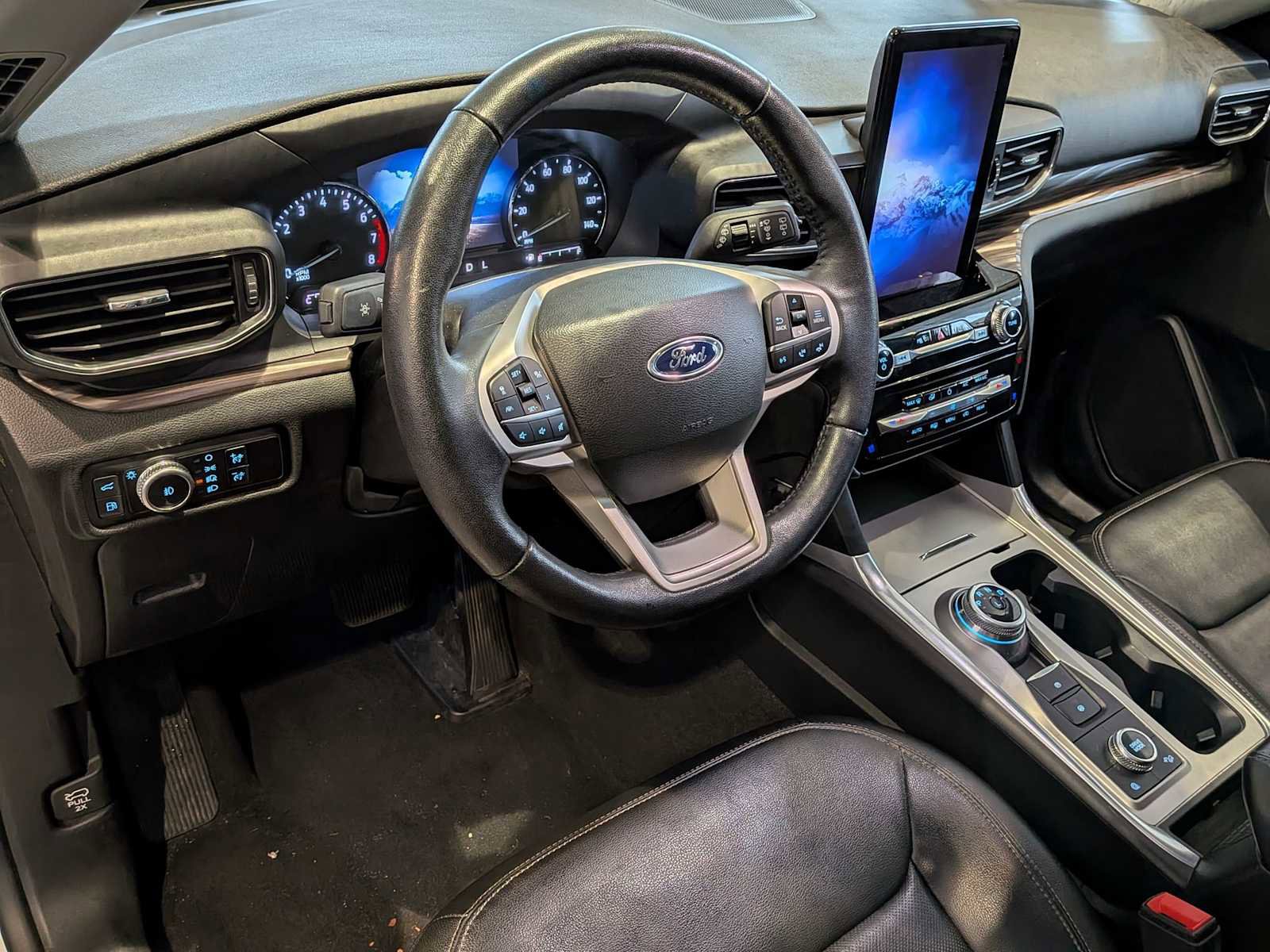 Used 2023 Ford Explorer Limited w/ Hybrid Equipment Group 310A image 2