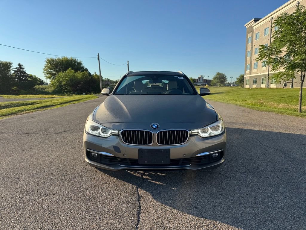 Used 2017 BMW 330i xDrive Wagon AWD/4WD image 12