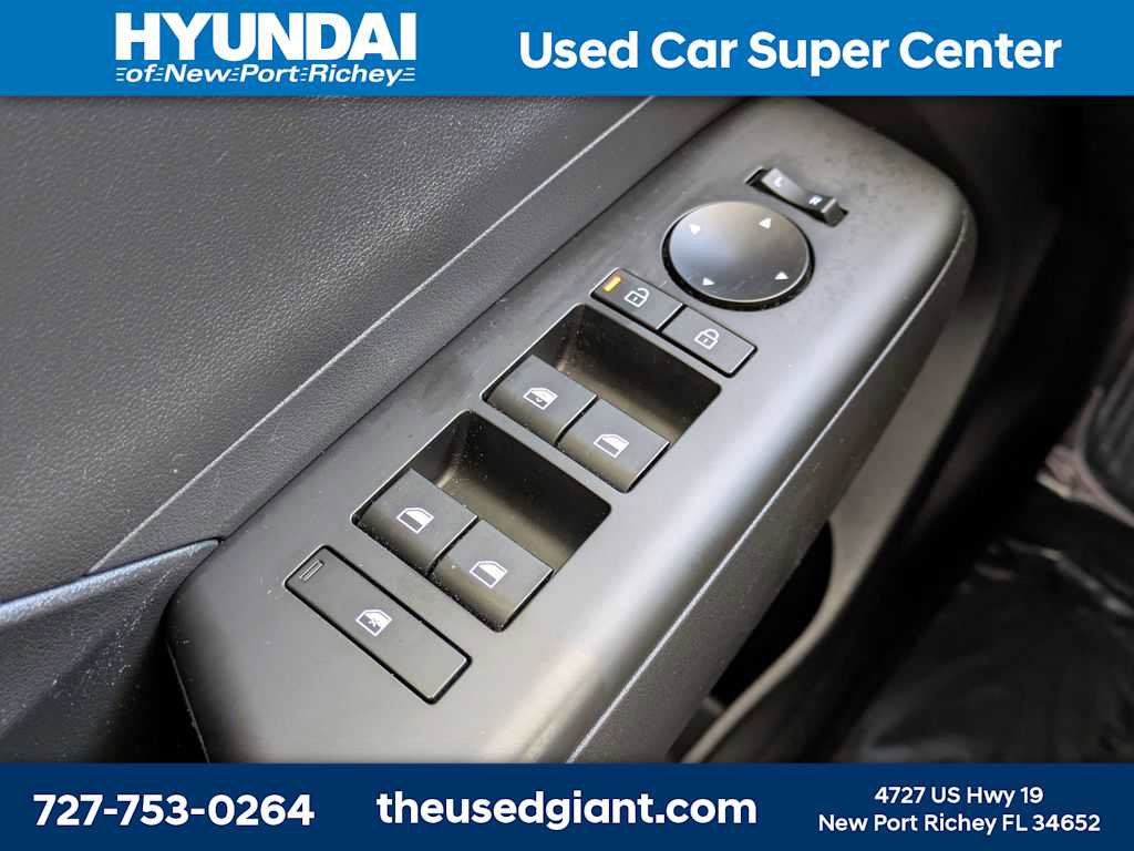 Used 2024 Hyundai Kona SE image 27