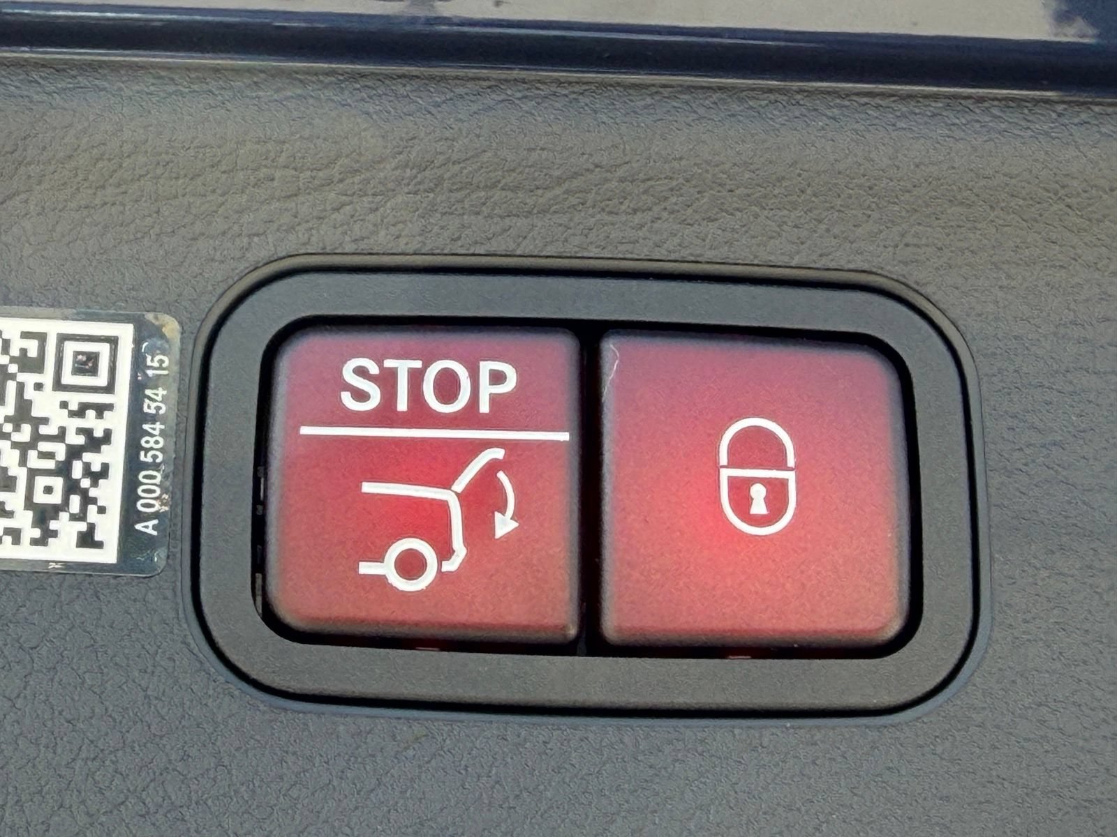 New 2026 Mercedes-Benz EQS 400 4MATIC SUV image 14