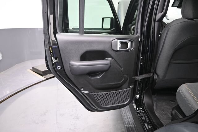 Used 2024 Jeep Wrangler Unlimited AWD/4WD image 14