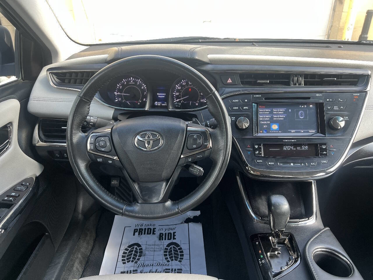 Used 2018 Toyota Avalon XLE image 16