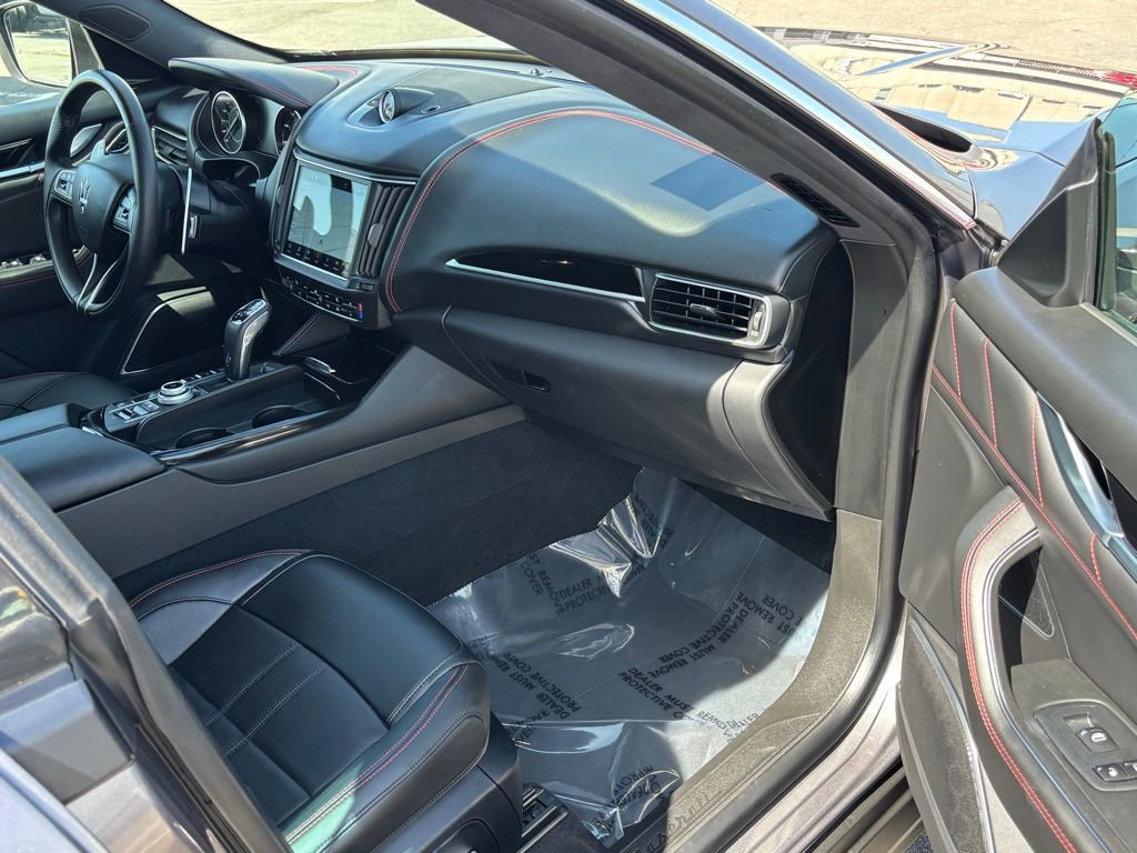 Used 2024 Maserati Levante GT Ultima image 30