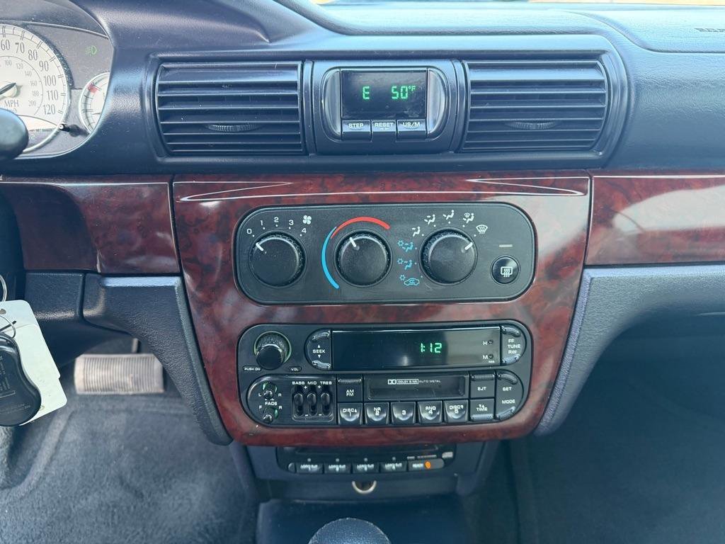 Used 2002 Chrysler Sebring Limited image 26