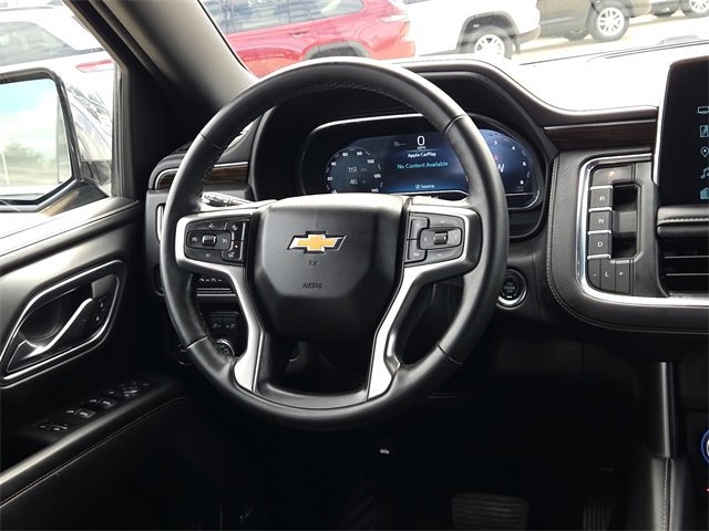 Used 2023 Chevrolet Suburban Premier image 13