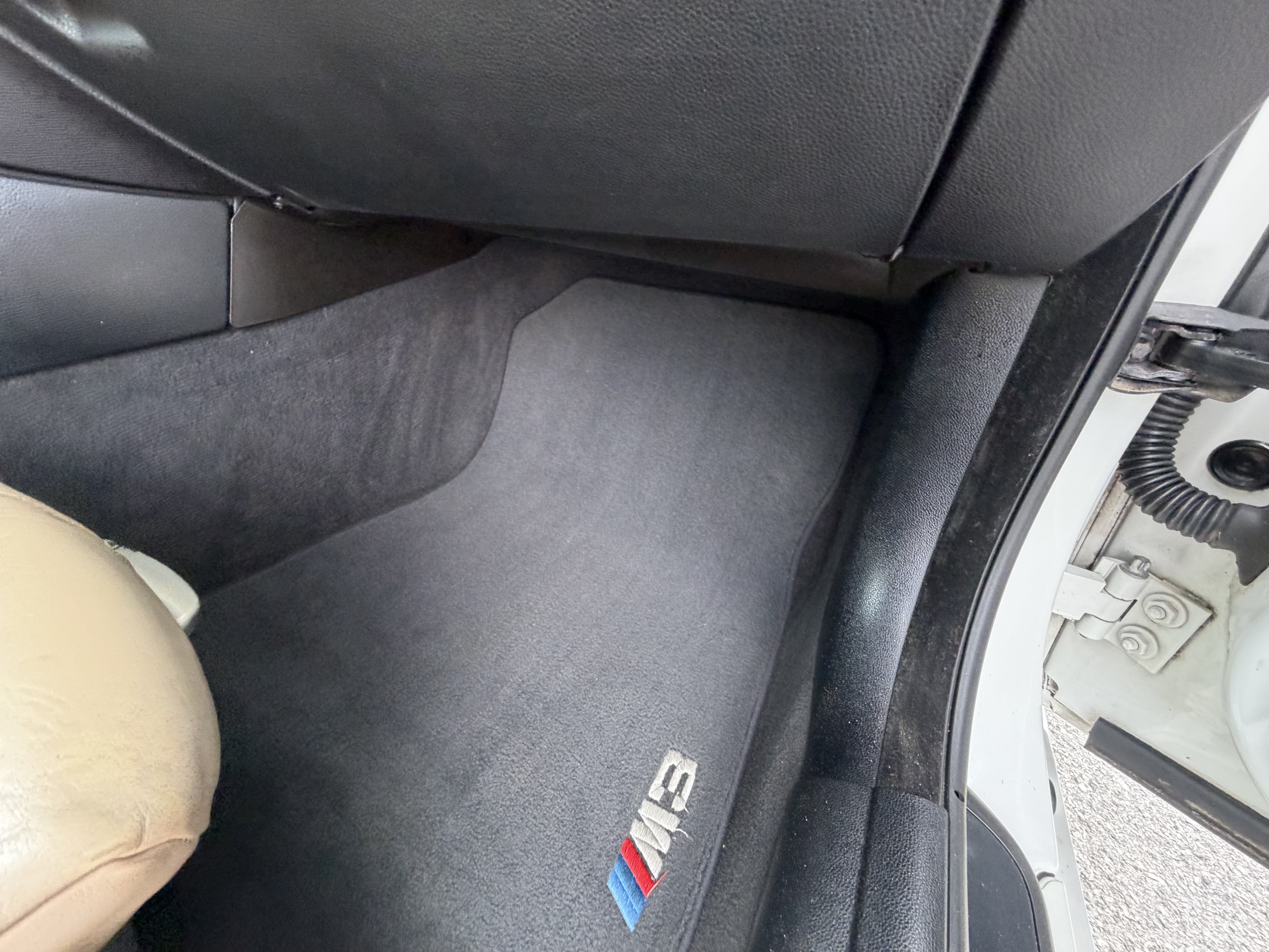 Used 2011 BMW M3 Convertible RWD image 27