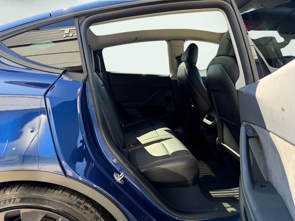 Used 2022 Tesla Model Y Performance image 27