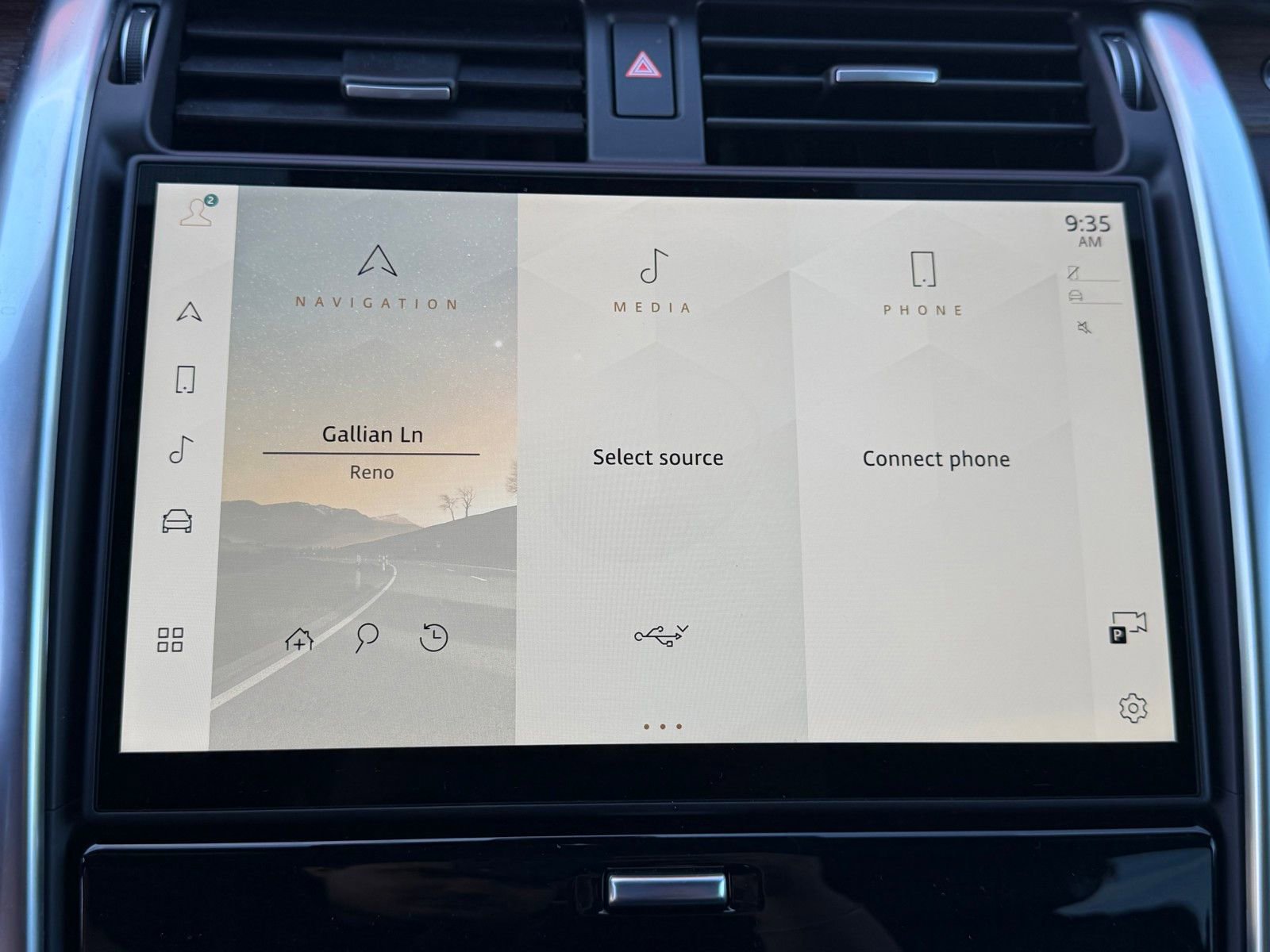 Used 2025 Land Rover Discovery Dynamic SE image 18