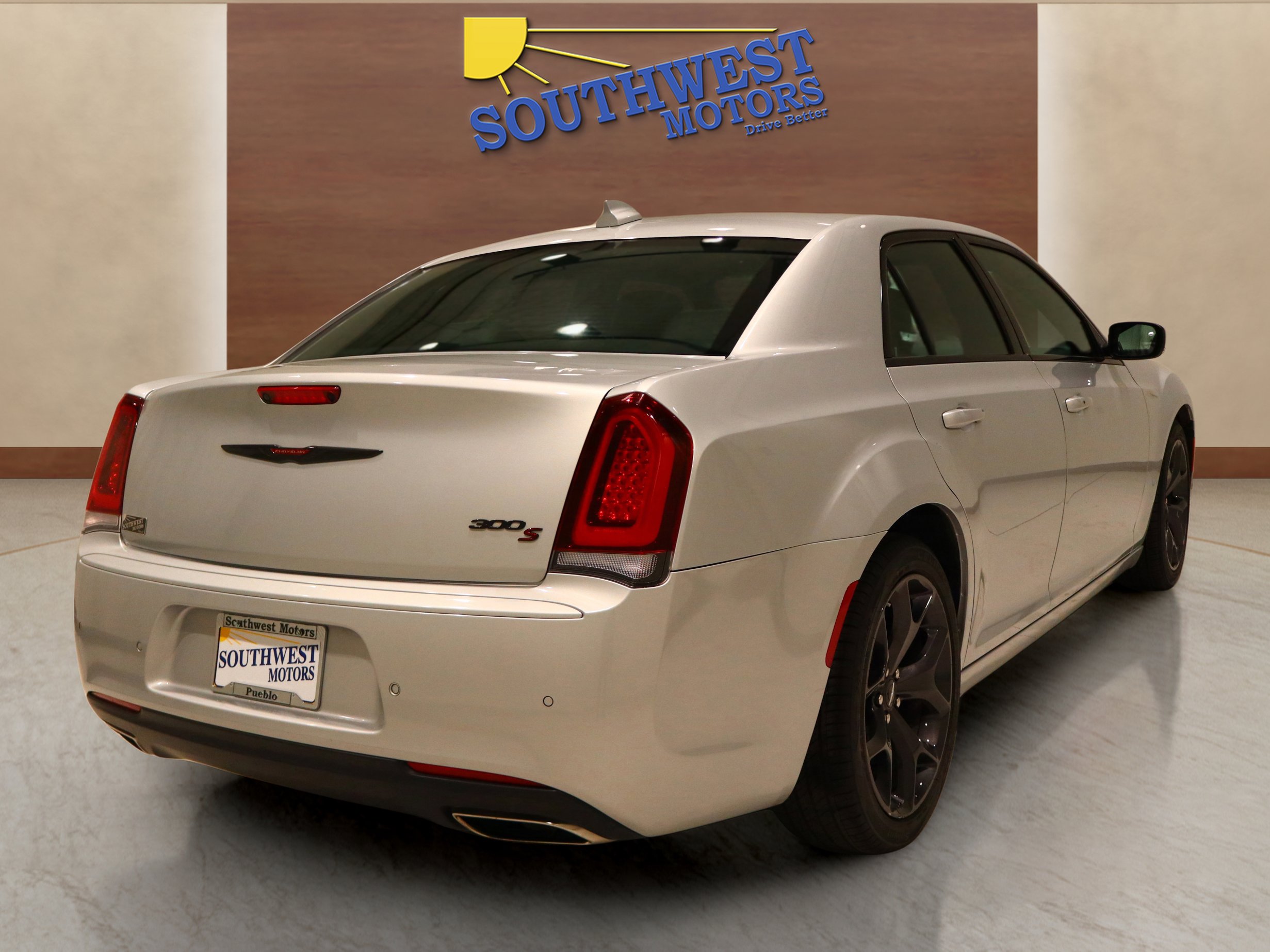 Used 2023 Chrysler 300 S image 4