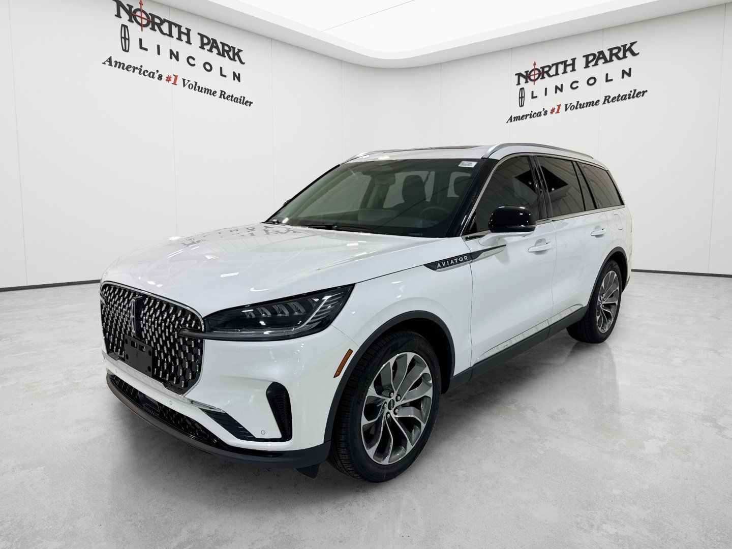 New 2026 Lincoln Aviator 2WD