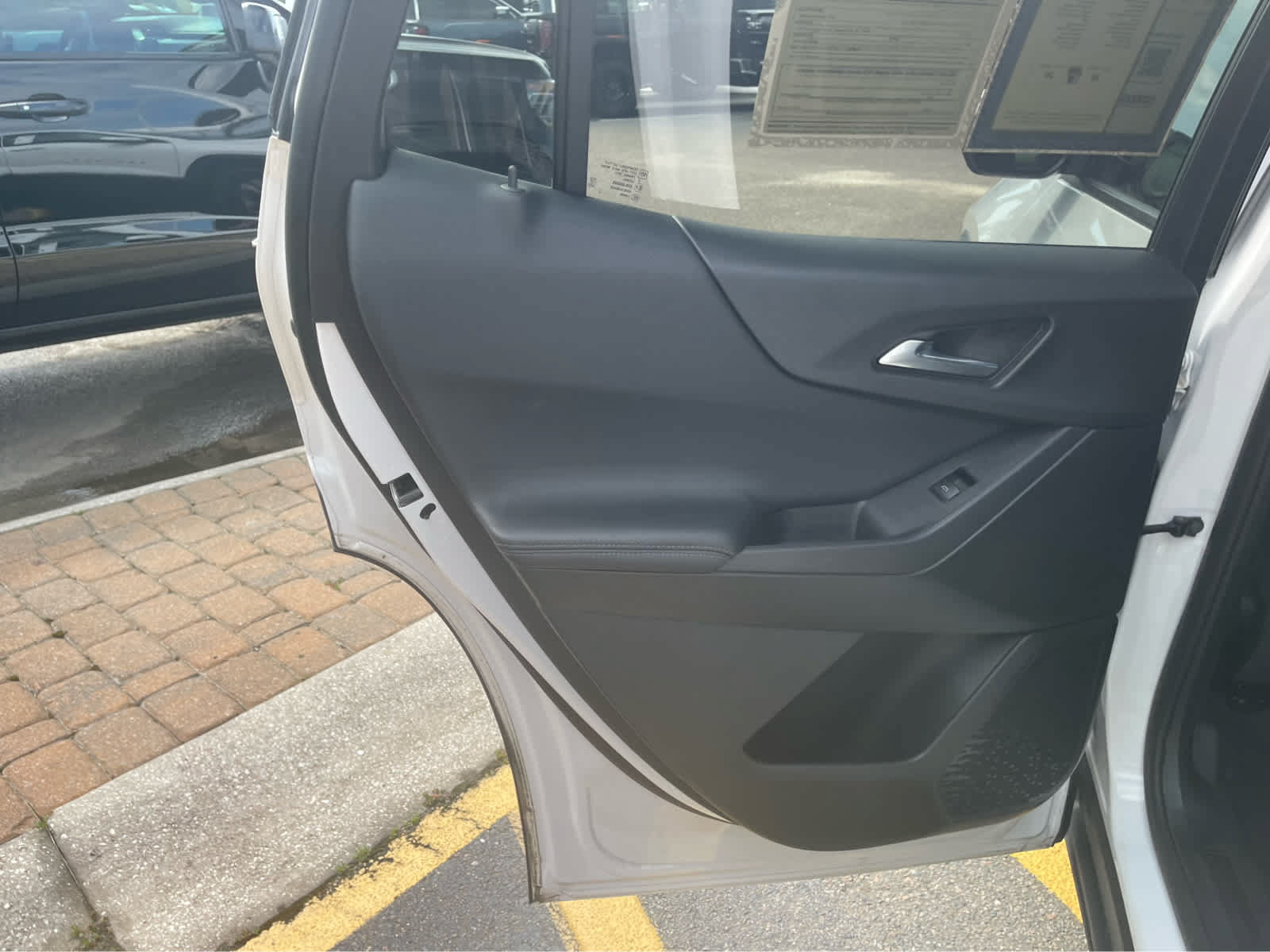 Used 2025 Chevrolet Equinox LT AWD/4WD image 19