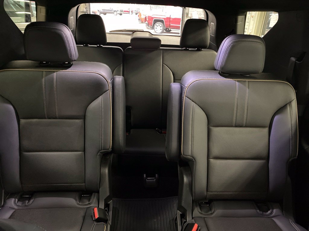 Used 2026 Chevrolet Traverse High Country w/ LPO, Floor Liner Package AWD/4WD image 10