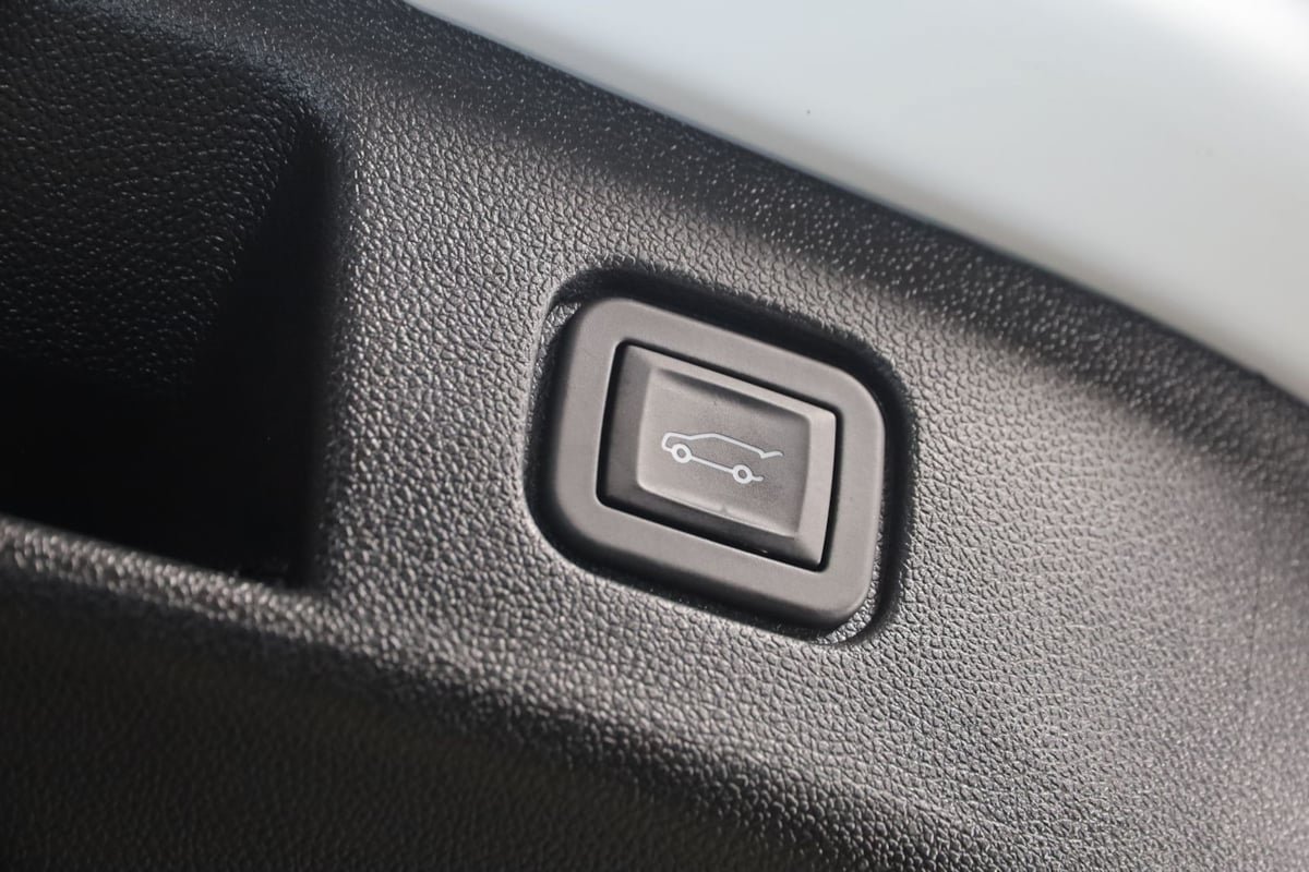 Used 2025 Chevrolet Blazer EV LT AWD/4WD image 47