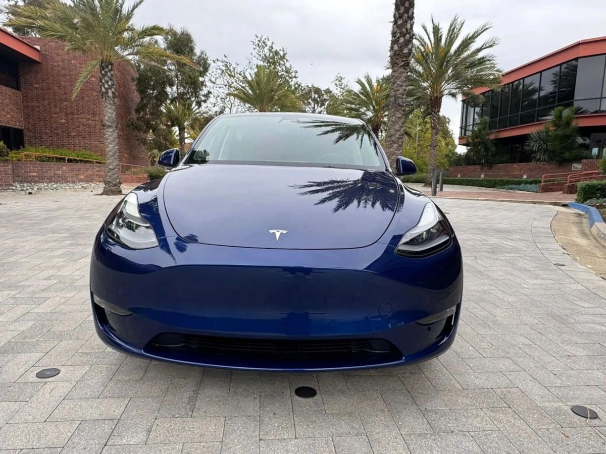 Used 2022 Tesla Model Y Long Range AWD/4WD image 2