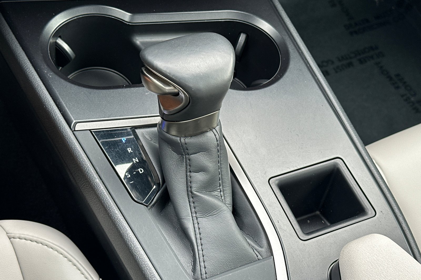 Used 2024 Lexus UX 250h FWD image 17