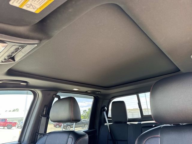 Used 2024 Nissan Titan PRO-4X w/ Pro-4x Convenience Package image 21