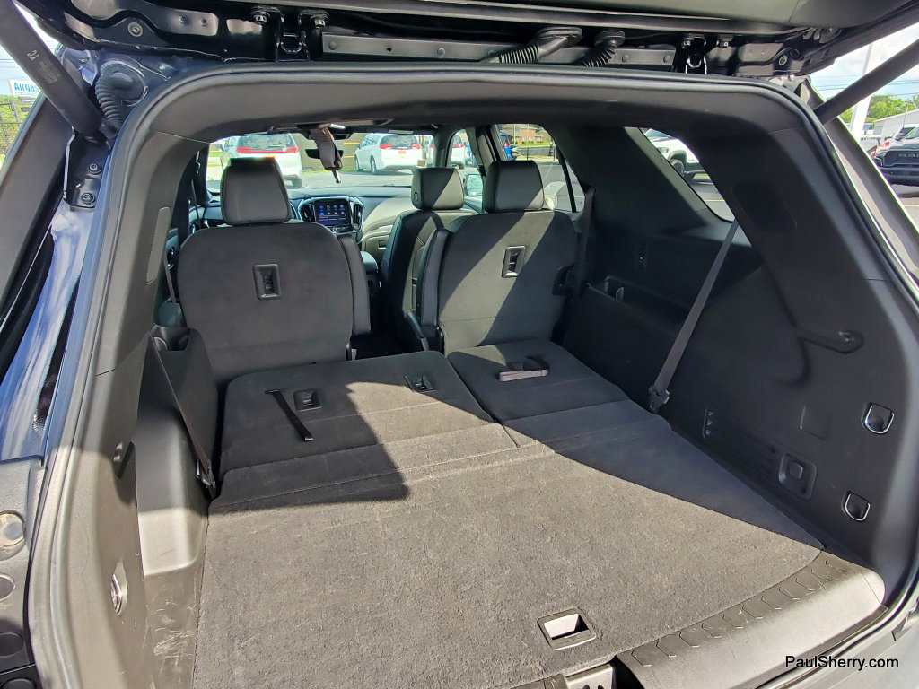 Used 2022 Chevrolet Traverse RS FWD image 19