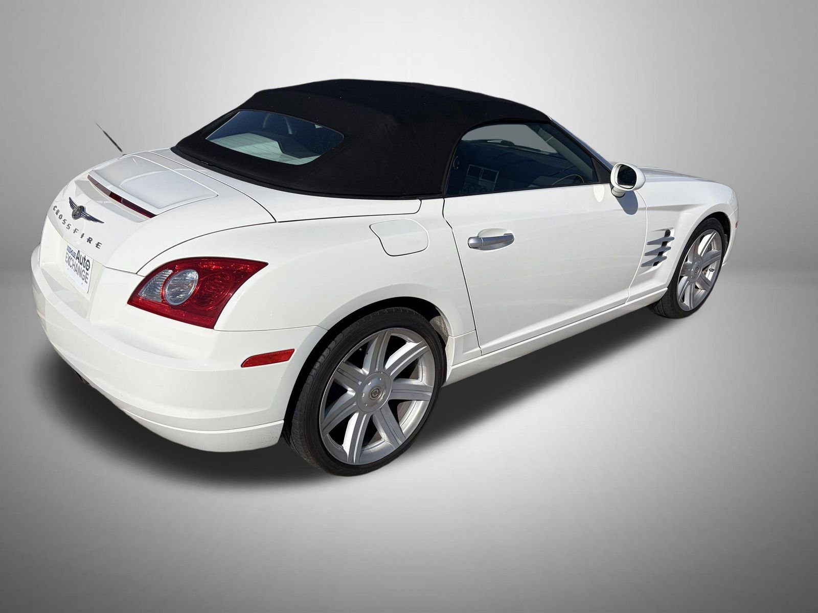 Used 2006 Chrysler Crossfire Limited RWD image 3