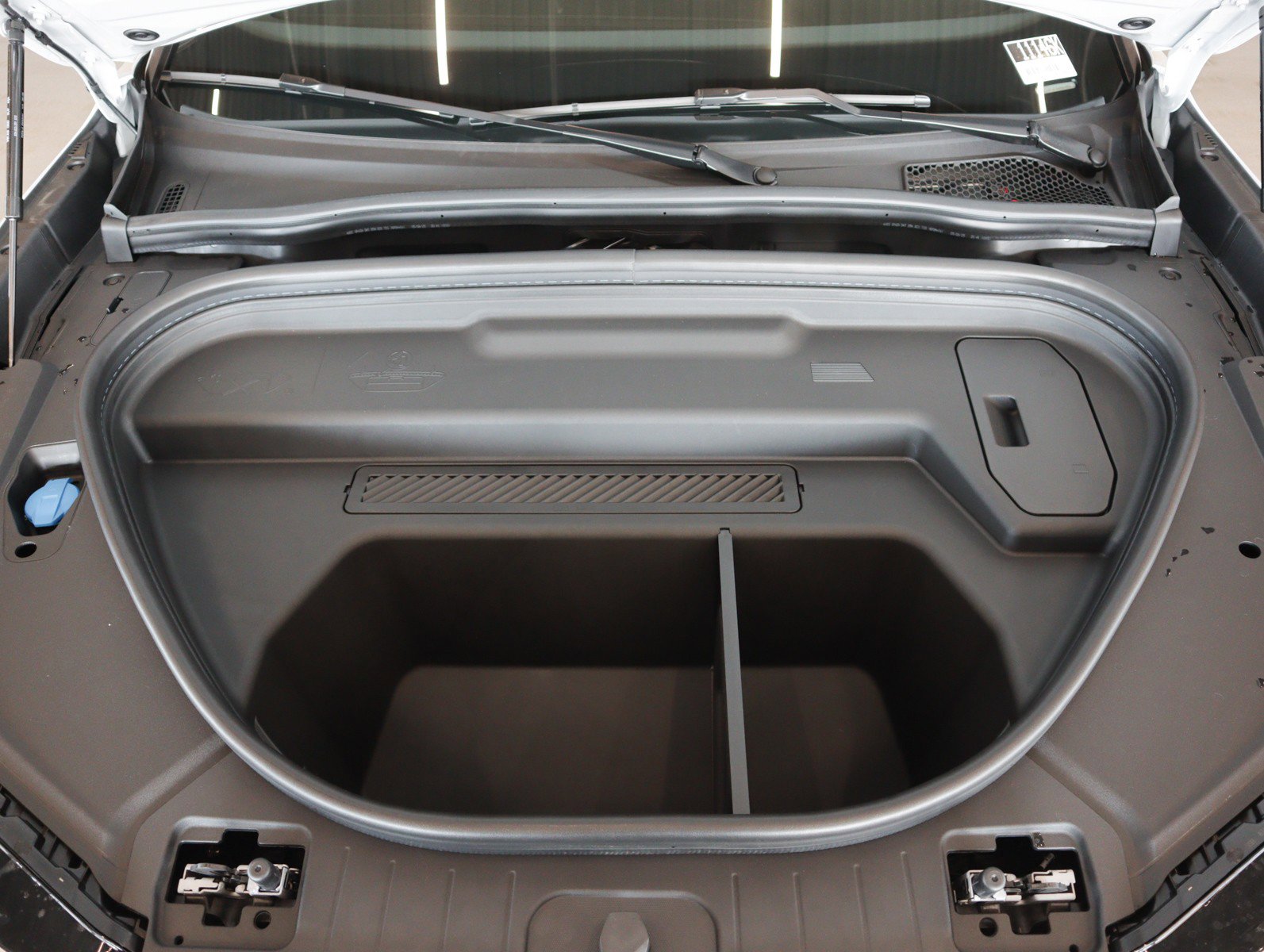 New 2025 Audi Q6 e-tron Premium AWD/4WD image 4