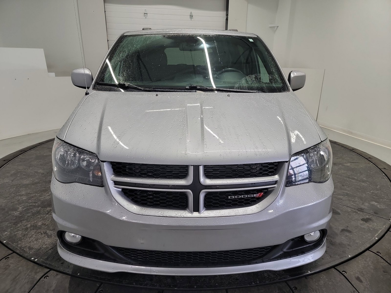 Used 2018 Dodge Grand Caravan GT image 2