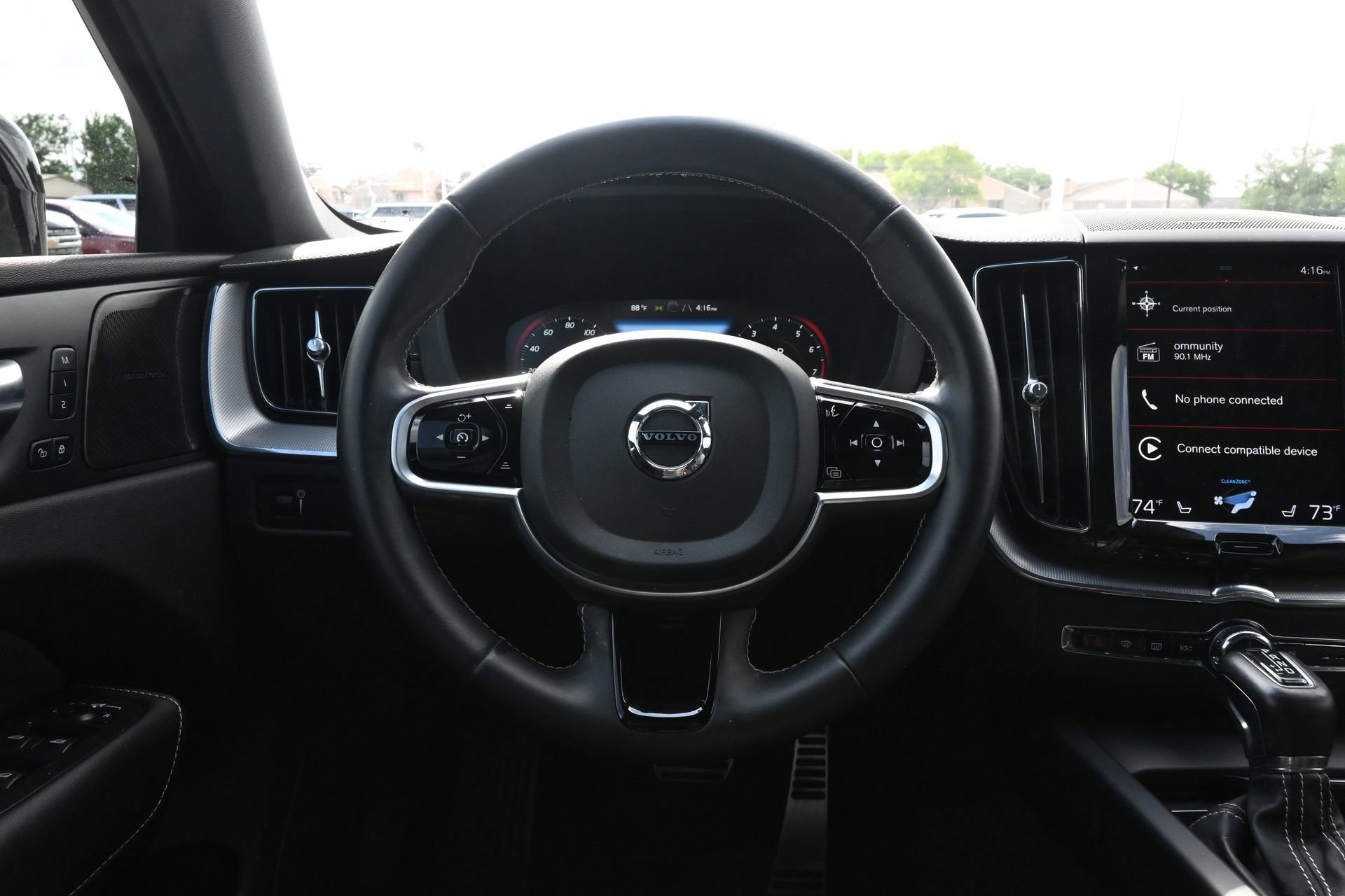 Used 2021 Volvo XC60 T5 R-Design w/ Advanced Package image 10