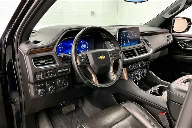 Used 2024 Chevrolet Suburban High Country AWD/4WD image 17