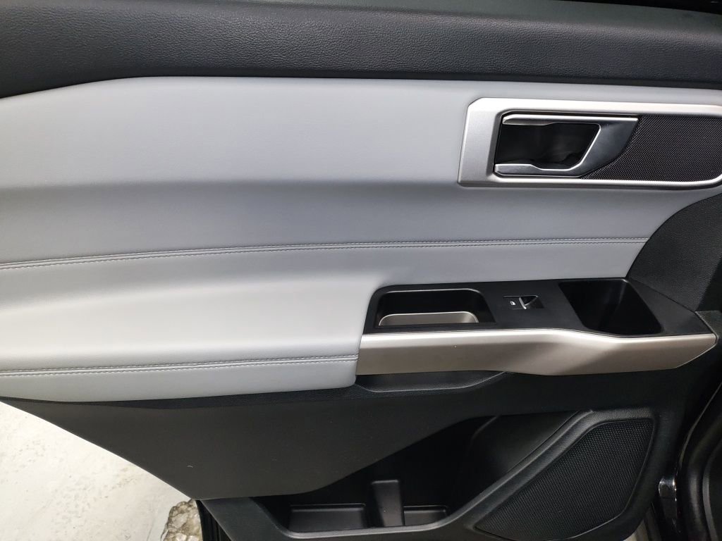 Used 2023 Ford Explorer XLT w/ Equipment Group 202A image 28