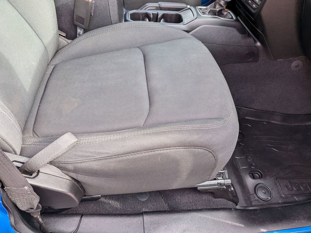 Used 2021 Jeep Gladiator Willys image 28