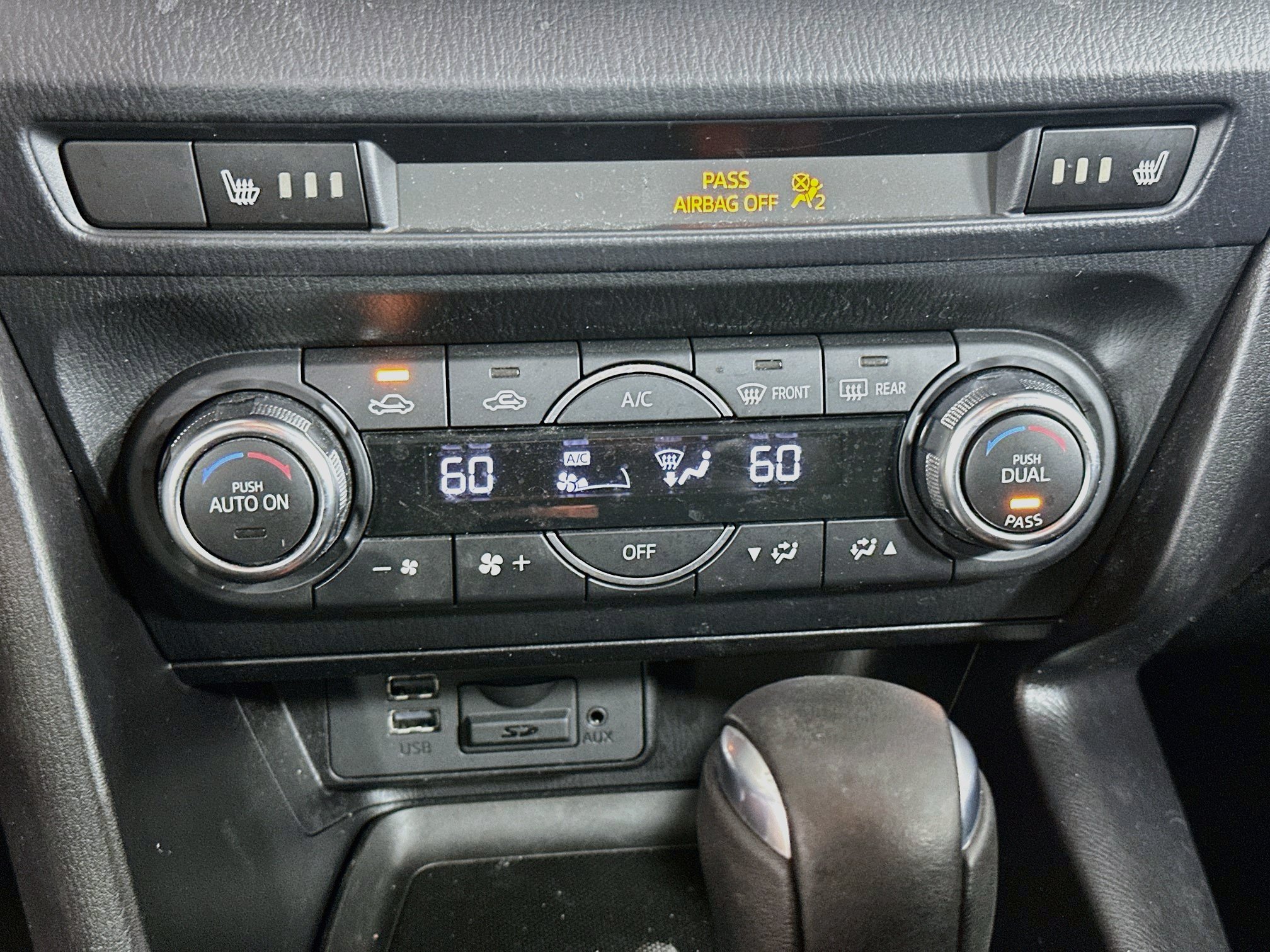 Used 2018 MAZDA MAZDA3 Touring FWD image 23