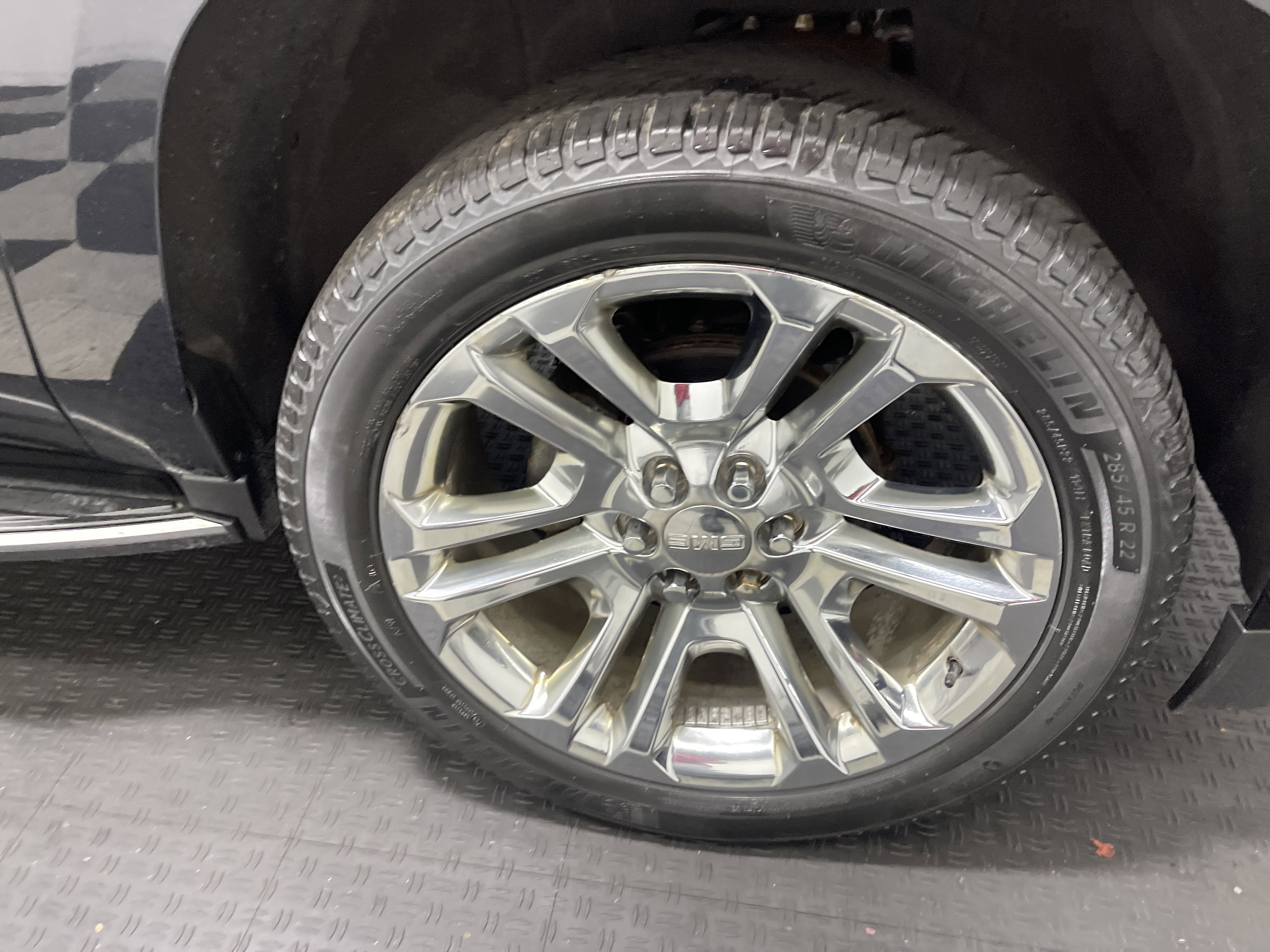 Used 2020 GMC Yukon SLT w/ Premium Edition AWD/4WD image 28