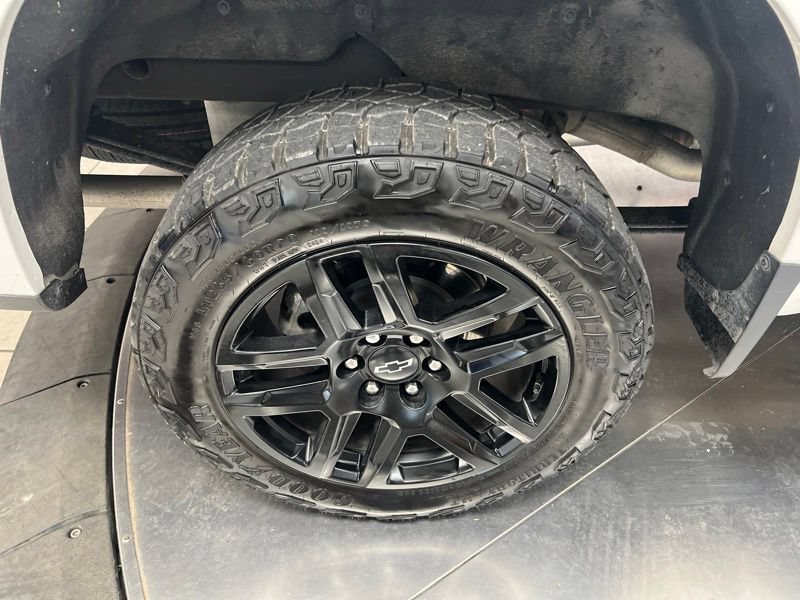 Used 2024 Chevrolet Silverado 1500 LT Trail Boss w/ LT Trail Boss Premium Package AWD/4WD image 6